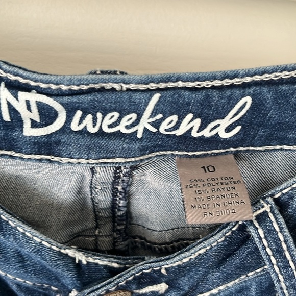 Women’s ND Weekend crop Jean - Picture 3 of 5